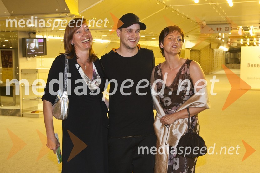 Ladeja Godina Košir, Mitja Okorn, režiser in Maja Brenčič Makovec, predsednica Društva za marketingBalet Pink Floyd v izvedbi milanskega gledališča La Scala, sprejem po prireditvi