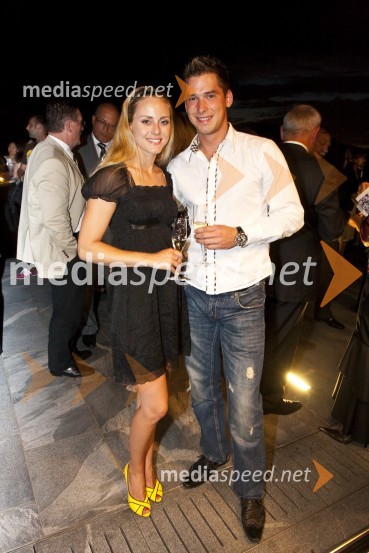 Živa Vadnov, Miss Slovenije 2004, manekenka in TV voditeljica ter njen fant KlemenBalet Pink Floyd v izvedbi milanskega gledališča La Scala, sprejem po prireditvi