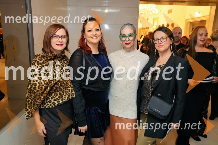  ... ;  Lucija Smolnik, direktor festivala;  ... ;  ... Plameni Pariza, premiera baleta Opere in Baleta SNG Maribor