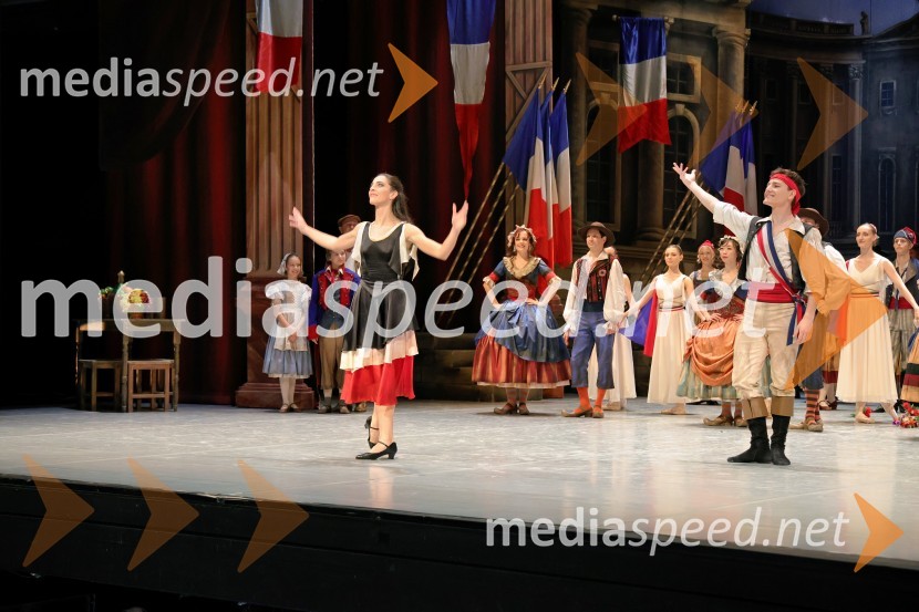  Beatrice Bartolomei, baletna plesalka;  Aleksandar Trenevski, baletni plesalecPlameni Pariza, premiera baleta Opere in Baleta SNG Maribor