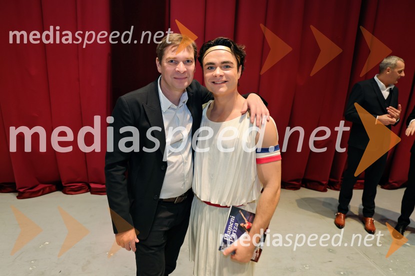  ... ;  Ionut Dinita, baletni plesalecPlameni Pariza, premiera baleta Opere in Baleta SNG Maribor