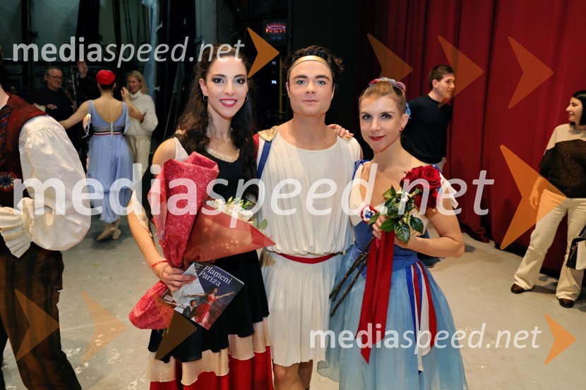  Beatrice Bartolomei, baletna plesalka;  Ionut Dinita, baletni plesalec;  Tetiana Svetlična, baletna plesalkaPlameni Pariza, premiera baleta Opere in Baleta SNG Maribor