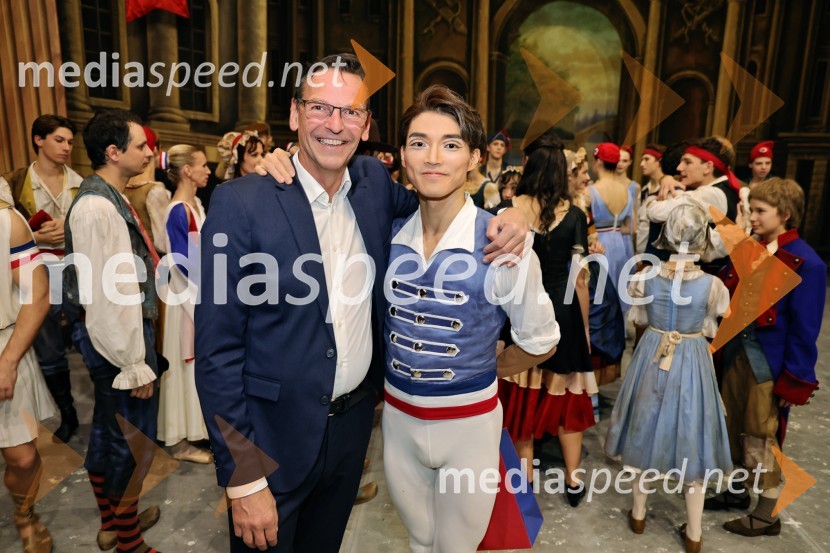  ... ;  Yuya Omaki, baletni plesalecPlameni Pariza, premiera baleta Opere in Baleta SNG Maribor