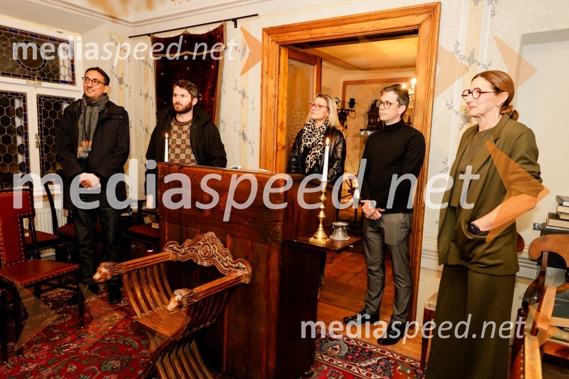  ... ;  ... ;  ... ;  ... ;  Beth Lane, igralka, producentka, pisateljicaNezlomljivi, projekcija filma v Mini teatru