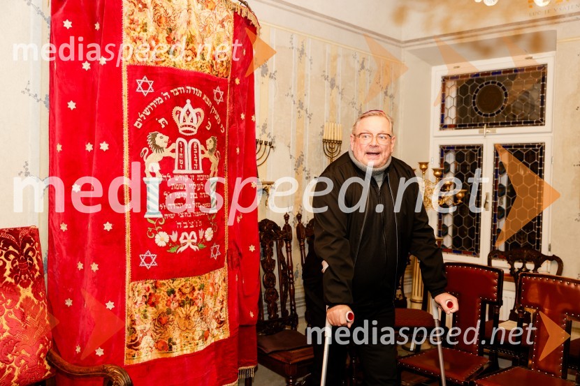  Robert Waltl, direktor, Mini teaterNezlomljivi, projekcija filma v Mini teatru