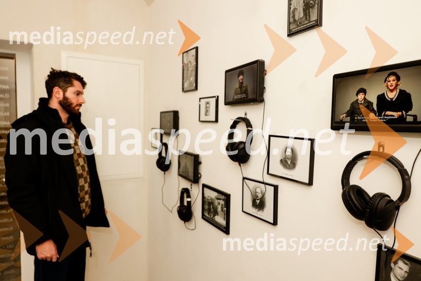 Nezlomljivi, projekcija filma v Mini teatru