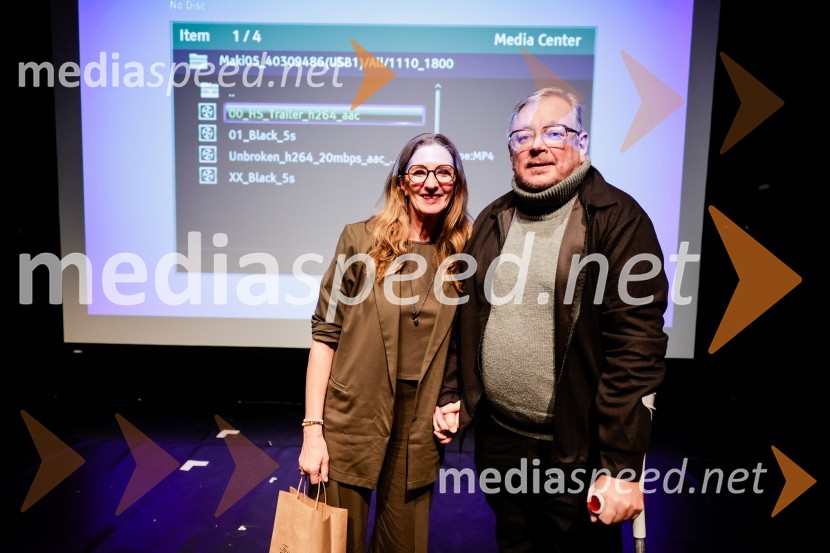  Beth Lane, igralka, producentka, pisateljica;  Robert Waltl, direktor, Mini teaterNezlomljivi, projekcija filma v Mini teatru