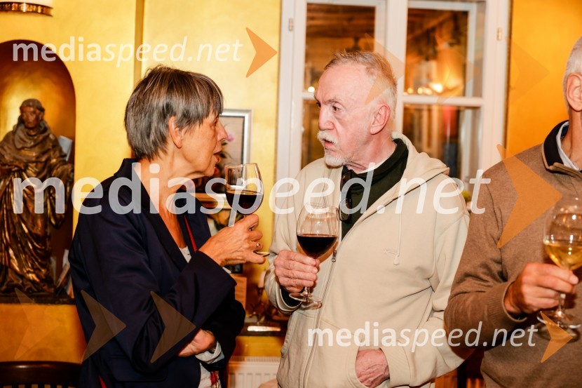 Nezlomljivi, projekcija filma v Mini teatru