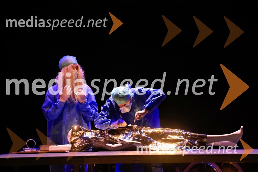  Domen Valič, igralec;  Borut  Veselko, igralecŽivljenje v teatru, premiera, Mestno gledališče Ptuj