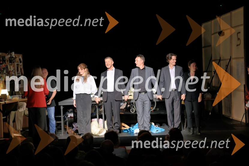  Lara Čabrian, asistentka režiserja;  Borut  Veselko, igralec;  Peter Srpčič, direktor, Mestno gledališče Ptuj;  Domen Valič, igralecŽivljenje v teatru, premiera, Mestno gledališče Ptuj