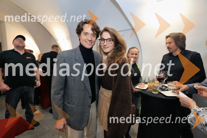  Domen Valič, igralec;  Ana Ribič, igralkaŽivljenje v teatru, premiera, Mestno gledališče Ptuj