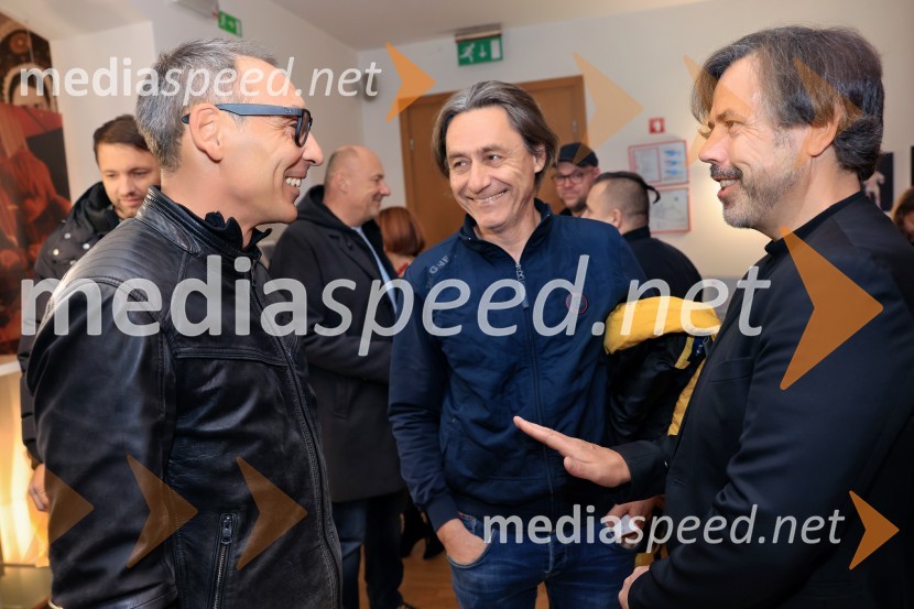  Tadej Toš, stand up komik;  Samo M. Strelec, režiser;  Danijel Malalan, direktor, Stalno slovensko gledališče v TrstuŽivljenje v teatru, premiera, Mestno gledališče Ptuj