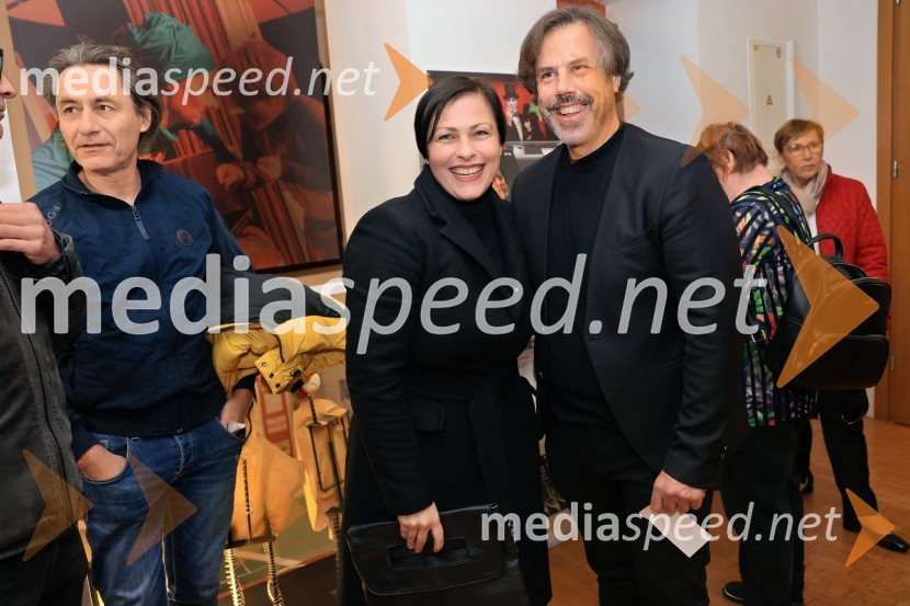  Samo M. Strelec, režiser;  Nuška Drašček, pevka;  Danijel Malalan, direktor, Stalno slovensko gledališče v TrstuŽivljenje v teatru, premiera, Mestno gledališče Ptuj