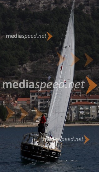 Jadrnica Nauticat 331Jadrnica Nauticat 331, test