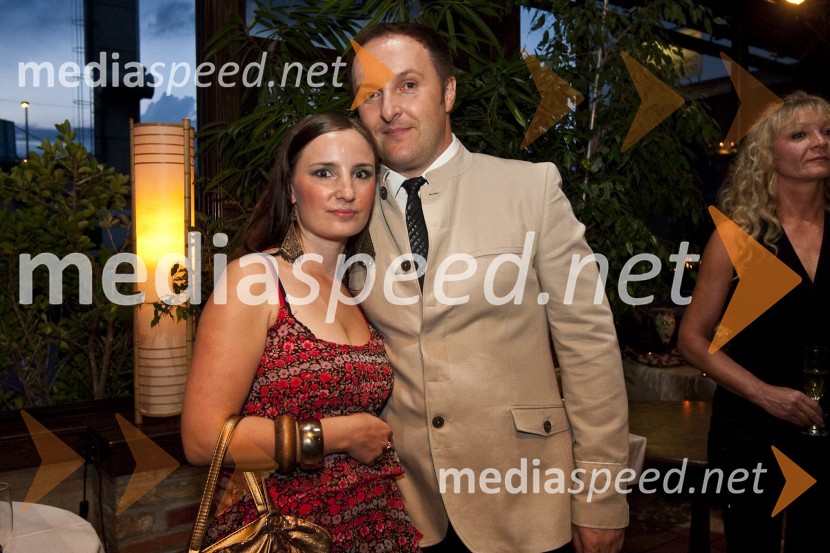 Frenk Nova, glasbenik in njegovo dekle KatjaPremiera videospota: Life goes up, skupine Tangels