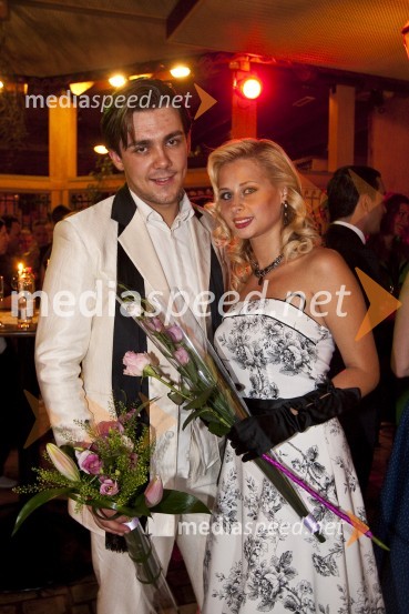 Aleš Vovk - Raay in Marjetka Jurkovnik, člana skupine TangelsPremiera videospota: Life goes up, skupine Tangels