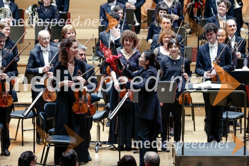  ... ;  Shiyeon Sung, dirigentkaSimfonični orkester iz Antwerpna, koncert v Cankarjevem domu
