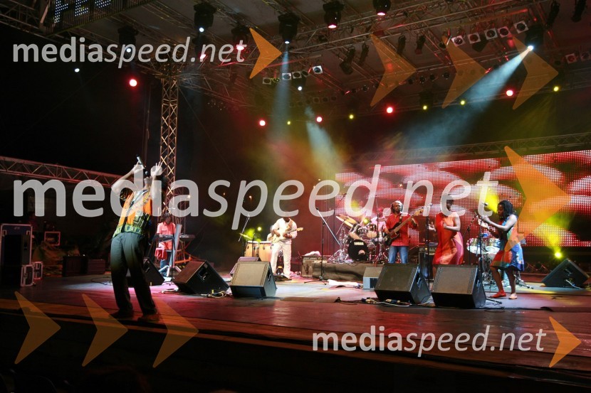 Stewart Sukuma & Banda NkhuvuDogajanje na 17. Festivalu Lent 2009