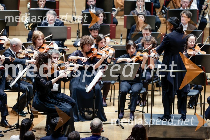  Shiyeon Sung, dirigentkaSimfonični orkester iz Antwerpna, koncert v Cankarjevem domu