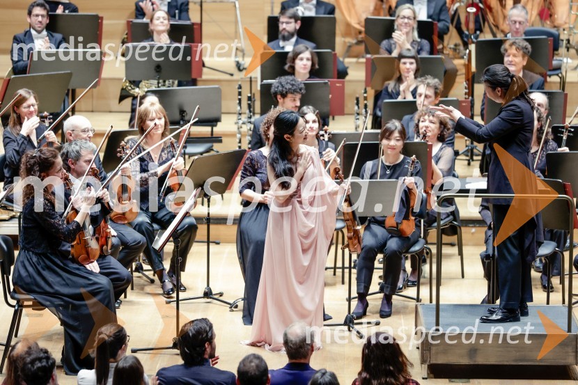  Bomsori Kim, violinistka;  Shiyeon Sung, dirigentkaSimfonični orkester iz Antwerpna, koncert v Cankarjevem domu
