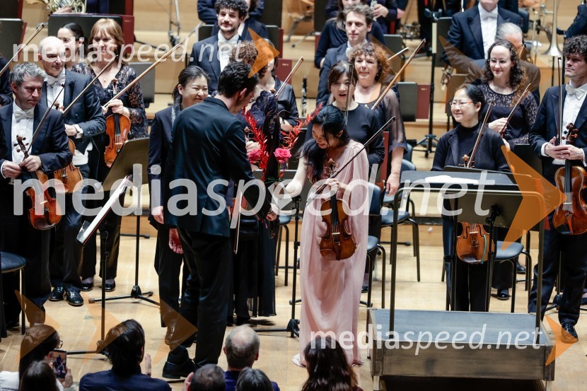  ... ;  Bomsori Kim, violinistkaSimfonični orkester iz Antwerpna, koncert v Cankarjevem domu