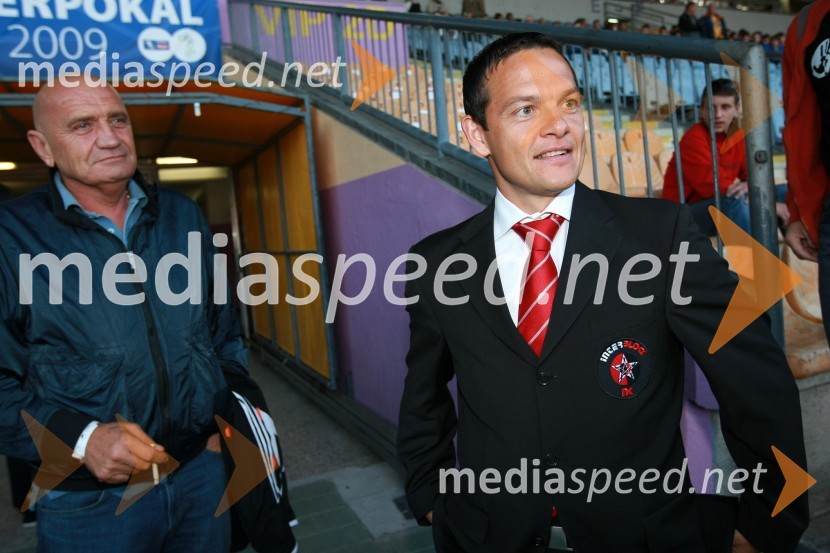 ... in Nenad Protega, direktor NK InterblockNogometna tekma, Superpokal 2009, NK Maribor:NK Interblock