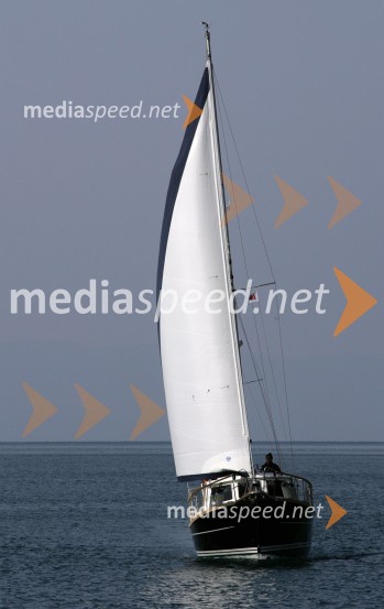 Jadrnica Nauticat 331Jadrnica Nauticat 331, test