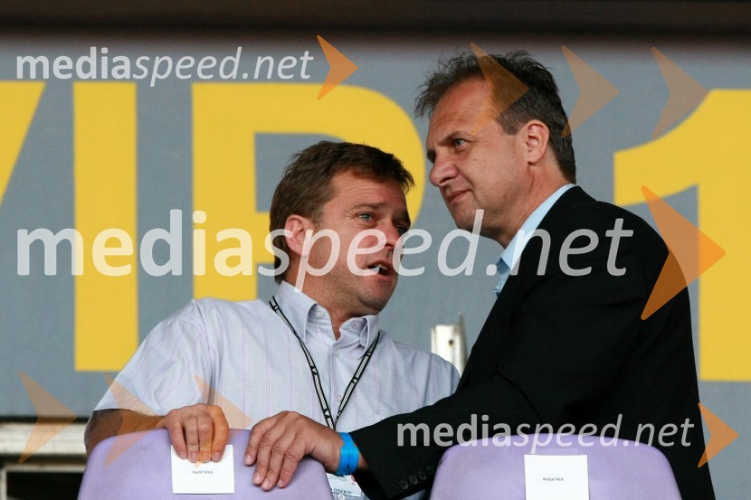 Bojan Ban, direktor NK Maribor in Ivan Simič, predsednik Nogometne zveze SlovenijeNogometna tekma, Superpokal 2009, NK Maribor:NK Interblock