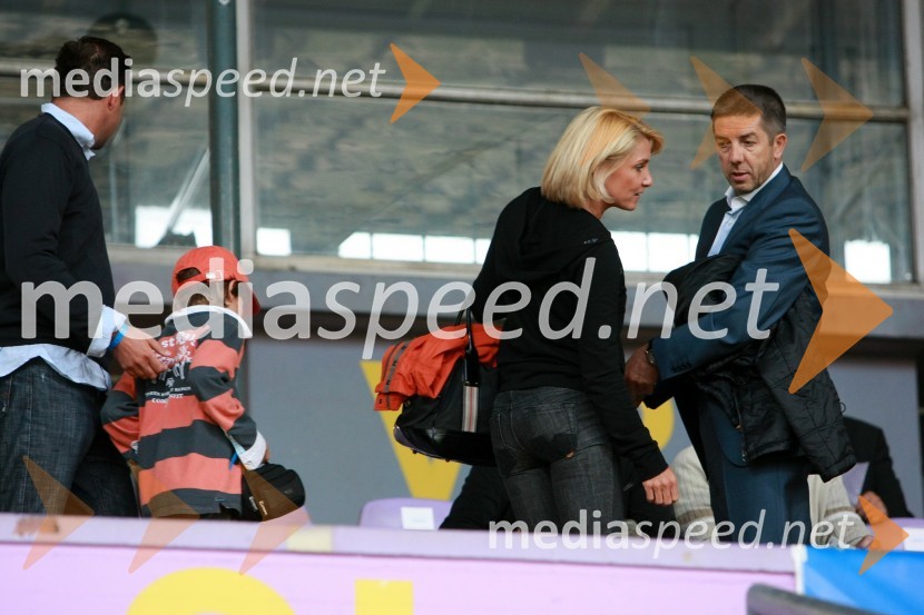 Roman Horvat, direktor in lastnik agencije Escape, mag. Simona Dimic, vodja kabineta predsednika vlade RS in ...Nogometna tekma, Superpokal 2009, NK Maribor:NK Interblock