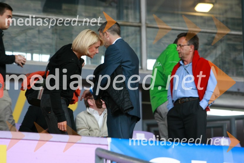 Mag. Simona Dimic, vodja kabineta predsednika vlade RS, ... in ...Nogometna tekma, Superpokal 2009, NK Maribor:NK Interblock