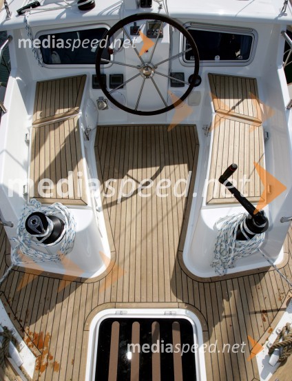 Jadrnica Nauticat 331Jadrnica Nauticat 331, test