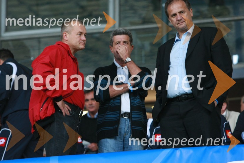 Franc Kangler, župan Mestne občine Maribor, Drago Cotar, predsednik uprave Zavarovalnice Maribor in predsednik NK Maribor in Ivan Simič, predsednik Nogometne zveze SlovenijeNogometna tekma, Superpokal 2009, NK Maribor:NK Interblock