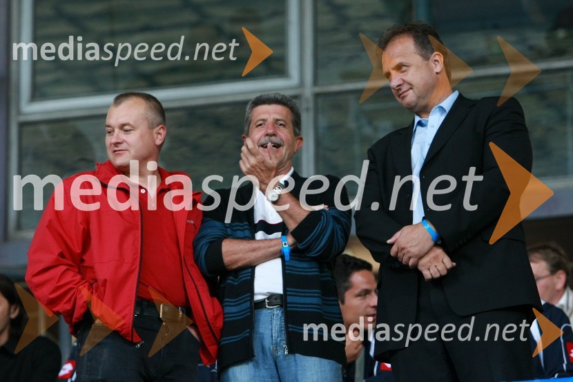 Franc Kangler, župan Mestne občine Maribor, Drago Cotar, predsednik uprave Zavarovalnice Maribor in predsednik NK Maribor in Ivan Simič, predsednik Nogometne zveze SlovenijeNogometna tekma, Superpokal 2009, NK Maribor:NK Interblock