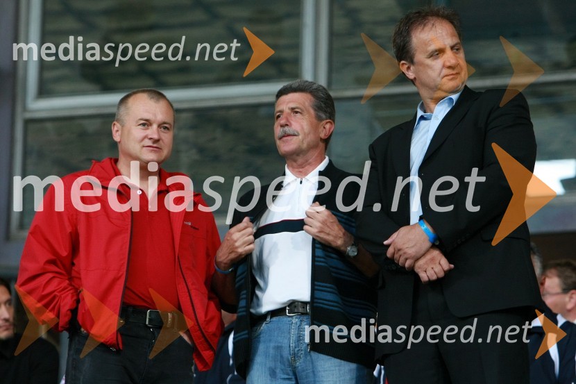 Franc Kangler, župan Mestne občine Maribor, Drago Cotar, predsednik uprave Zavarovalnice Maribor in predsednik NK Maribor in Ivan Simič, predsednik Nogometne zveze SlovenijeNogometna tekma, Superpokal 2009, NK Maribor:NK Interblock