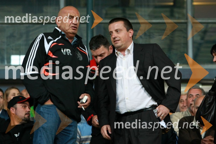 ... in Joc Pečečnik, lastnik podjetja Elektronček in predsednik NK InterblockNogometna tekma, Superpokal 2009, NK Maribor:NK Interblock