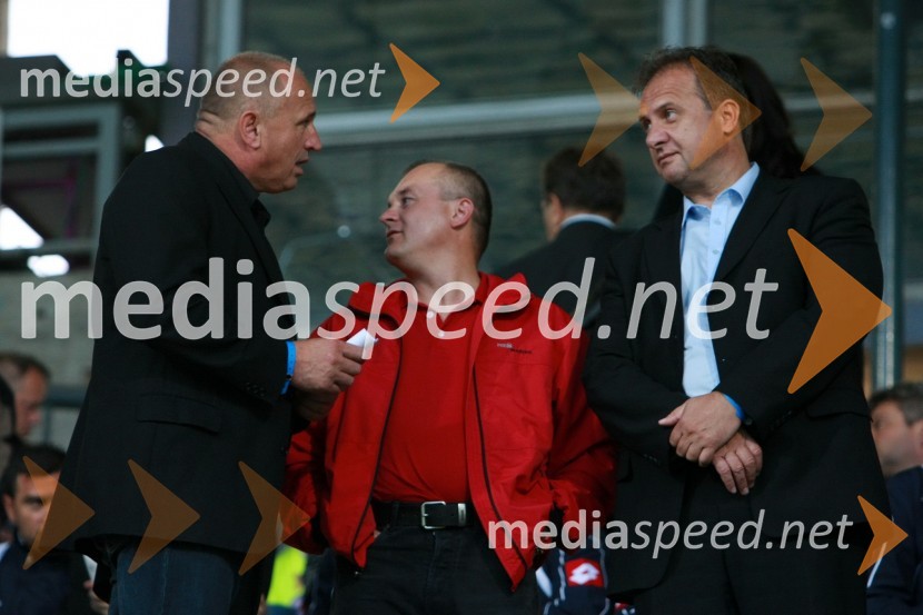 Milan Mikl, podžupan Mestne občine Maribor, Franc Kangler, župan Mestne občine Maribor in Ivan Simič, predsednik Nogometne zveze SlovenijeNogometna tekma, Superpokal 2009, NK Maribor:NK Interblock