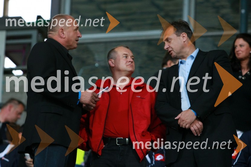 Milan Mikl, podžupan Mestne občine Maribor, Franc Kangler, župan Mestne občine Maribor in Ivan Simič, predsednik Nogometne zveze SlovenijeNogometna tekma, Superpokal 2009, NK Maribor:NK Interblock