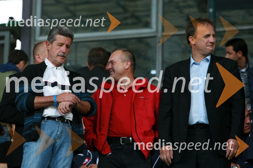 Drago Cotar, predsednik uprave Zavarovalnice Maribor in predsednik NK Maribor, Franc Kangler, župan Mestne občine Maribor in Ivan Simič, predsednik Nogometne zveze SlovenijeNogometna tekma, Superpokal 2009, NK Maribor:NK Interblock