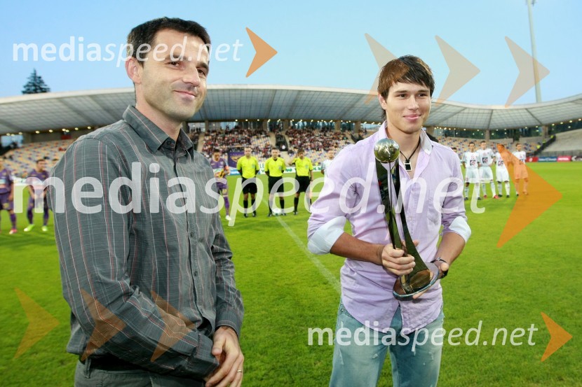 ... in Etien Velikonja, nogometaš NK HIT GoricaNogometna tekma, Superpokal 2009, NK Maribor:NK Interblock