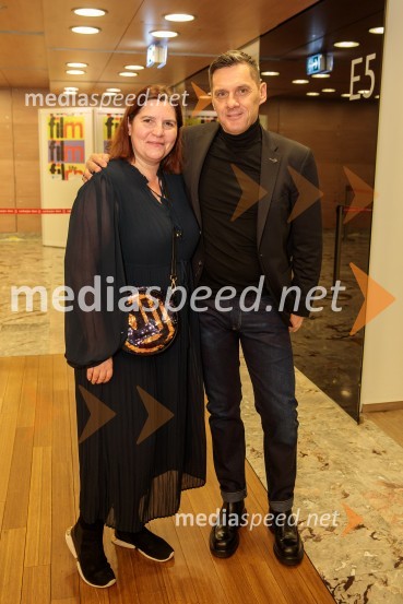  Teja Pelko, novinarka;  ... Odprtje 35. Ljubljanskega mednarodnega filmskega festivala Liffe