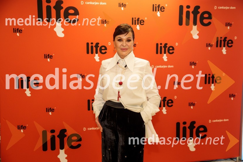  Miša Molk, televizijska voditeljica in urednicaOdprtje 35. Ljubljanskega mednarodnega filmskega festivala Liffe