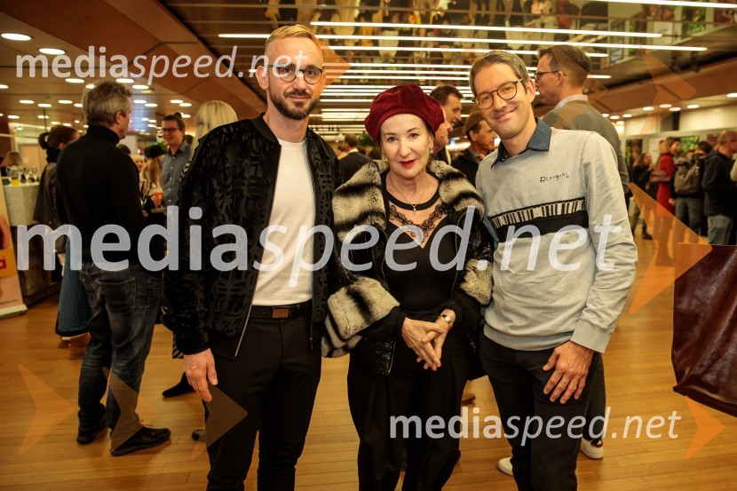  Jernej Pristov, vodja službe za odnose z javnostmi SNG Drama Ljubljana;  Polona Vetrih, igralka;  ... Odprtje 35. Ljubljanskega mednarodnega filmskega festivala Liffe