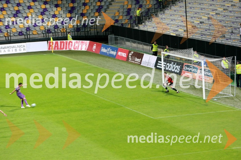 Gol Zorana Pavloviča, nogometaša NK MariborNogometna tekma, Superpokal 2009, NK Maribor:NK Interblock