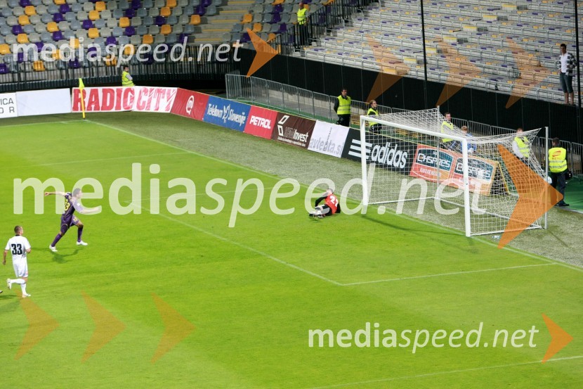 Gol Zorana Pavloviča, nogometaša NK MariborNogometna tekma, Superpokal 2009, NK Maribor:NK Interblock