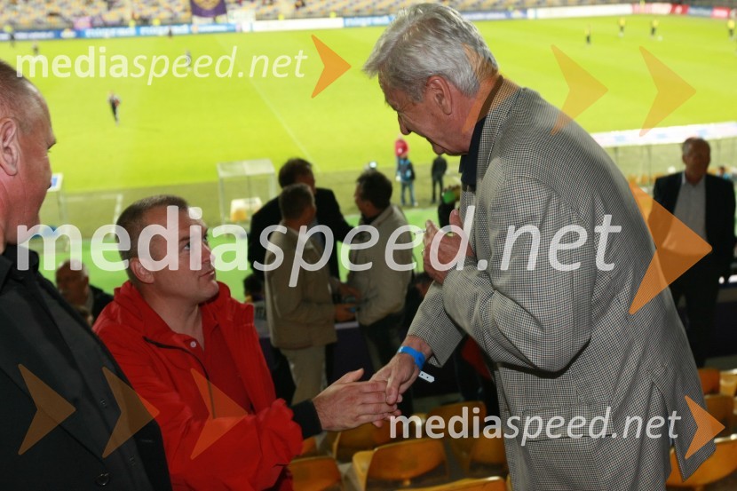 Franc Kangler, župan Mestne občine Maribor in Rudi Turk, dr. med. in nekdanji predsednik kluba NK MariborNogometna tekma, Superpokal 2009, NK Maribor:NK Interblock