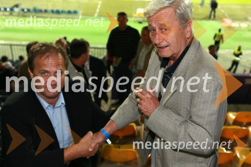 Ivan Simič, predsednik Nogometne zveze Slovenije in Rudi Turk, dr. med. in nekdanji predsednik kluba NK MariborNogometna tekma, Superpokal 2009, NK Maribor:NK Interblock