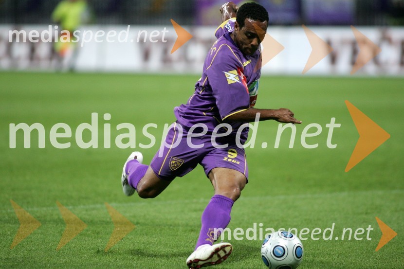 Marcos Tavares, nogometaš NK MariborNogometna tekma, Superpokal 2009, NK Maribor:NK Interblock