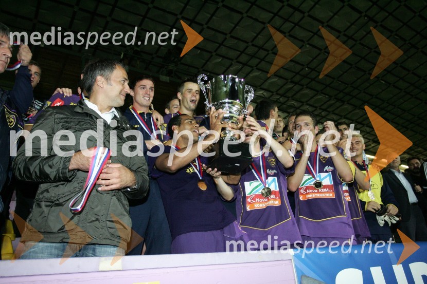 Darko Milanič, trener NK Maribor in nogometaši NK MariborNogometna tekma, Superpokal 2009, NK Maribor:NK Interblock