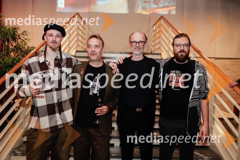  Žigan Krajnčan, igralec, plesalec, koreograf;  Jani Hace, glasbenik, Siddharta;  Kristijan Krajnčan, glasbenik;  Lojze  Krajnčan, dirigent Big Banda RTV Slovenija Žigan Krajnčan navdušil z orkestrom Big Band RTV Slovenija