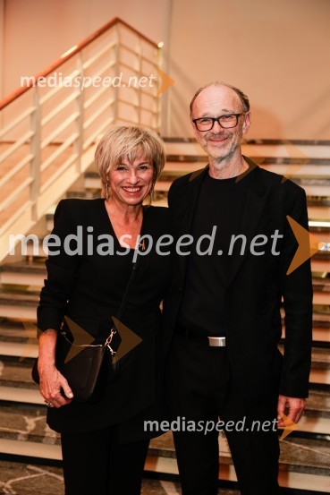  Romana  Krajnčan, pevka;  Lojze  Krajnčan, dirigent Big Banda RTV Slovenija Žigan Krajnčan navdušil z orkestrom Big Band RTV Slovenija